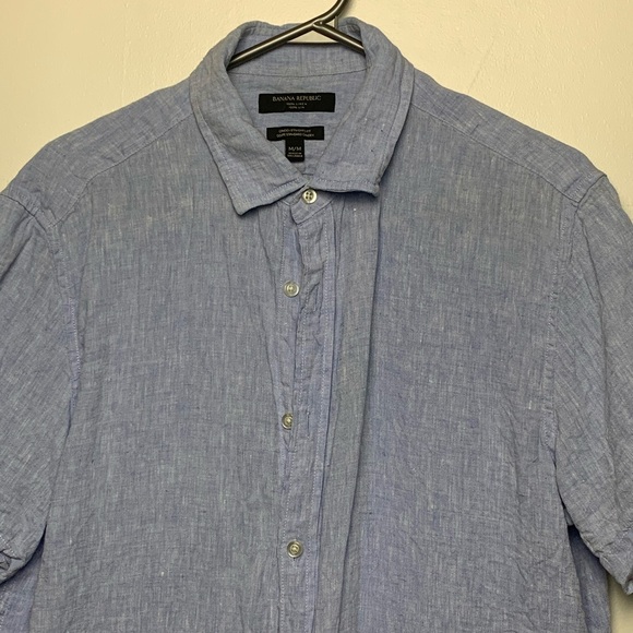 Banana republic short sleeved mens chambray button down shirt, standard fit - Picture 3 of 4